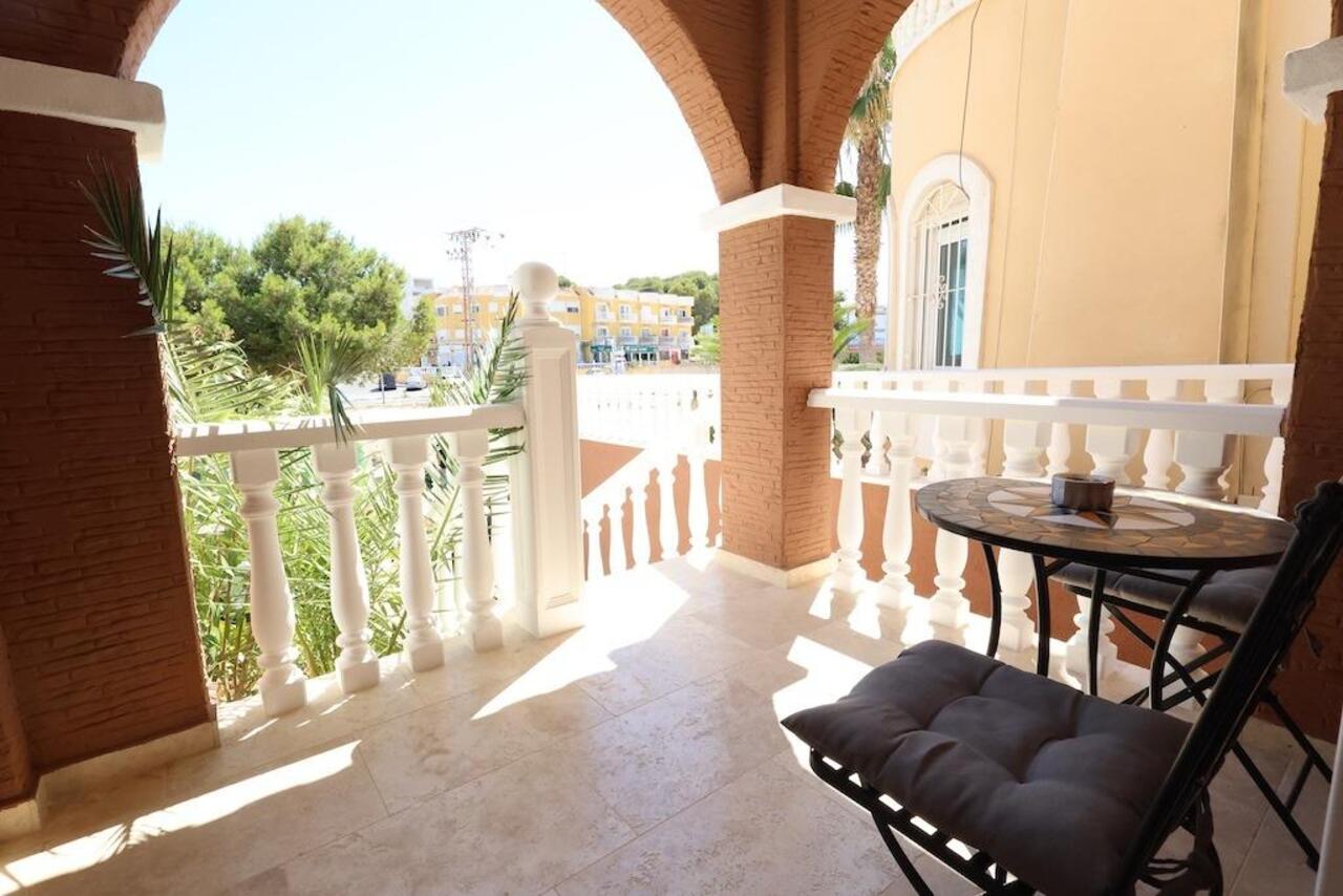 COR3027-2344: Villa for sale in Orihuela Costa