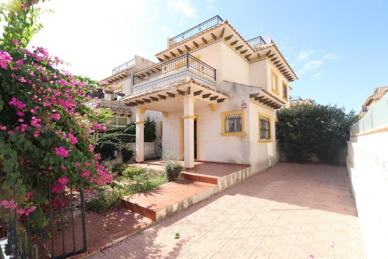 COR3053-2344: Terraced house for sale in Orihuela Costa