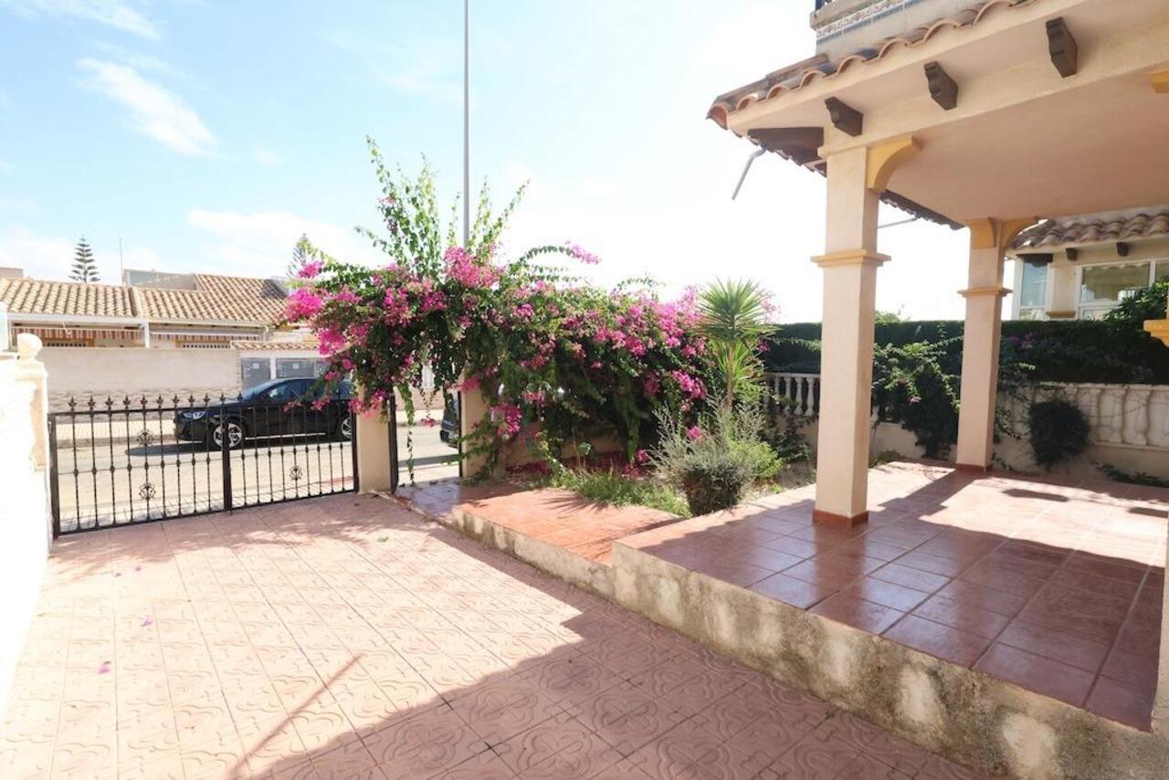 COR3053-2344: Terraced house for sale in Orihuela Costa
