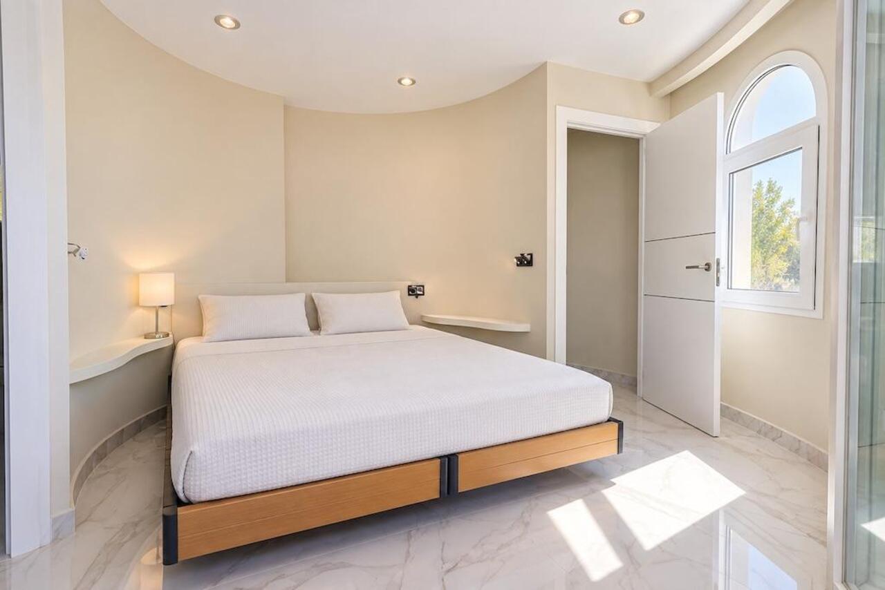 COR3068-2344: Villa for sale in Altea