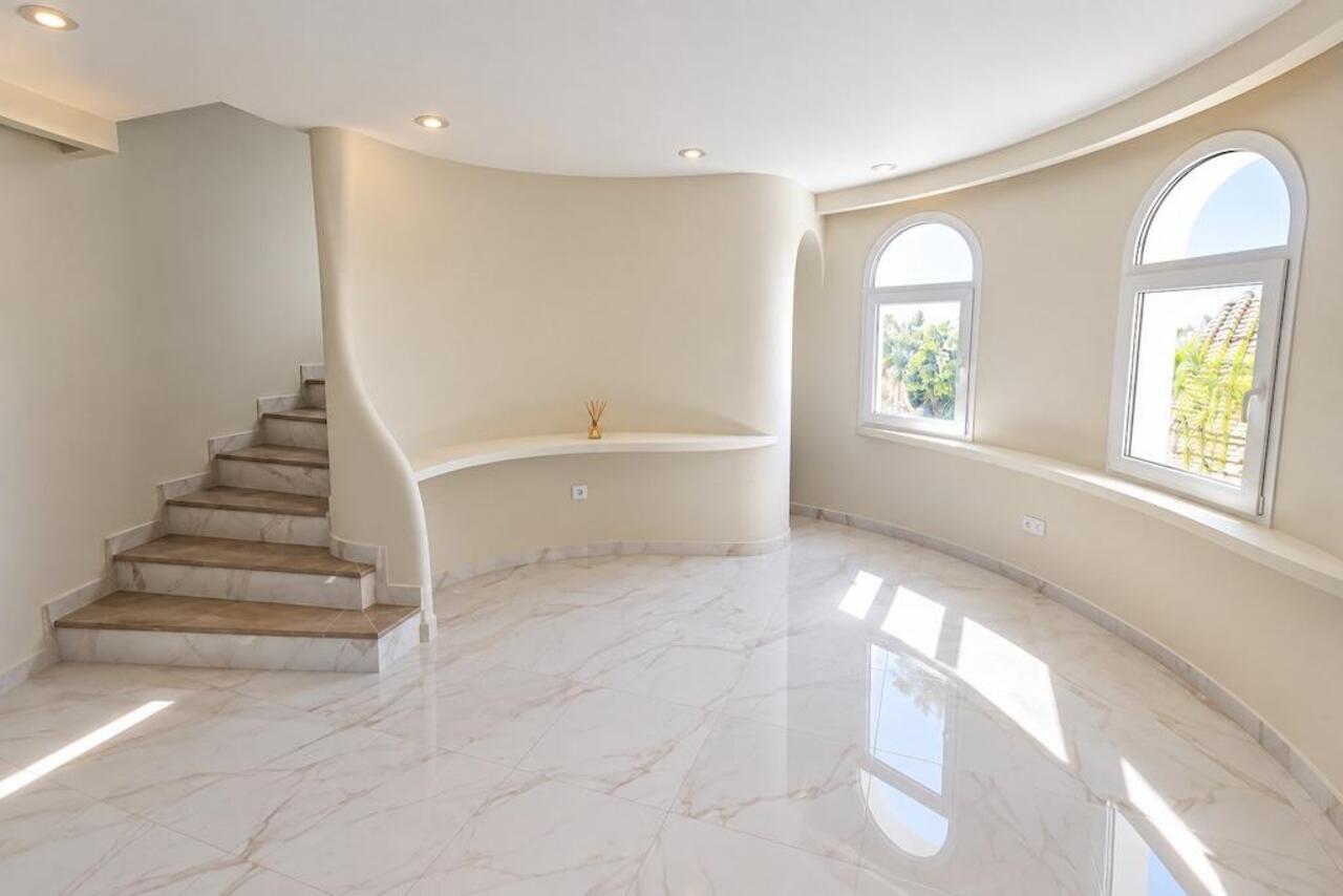 COR3068-2344: Villa for sale in Altea