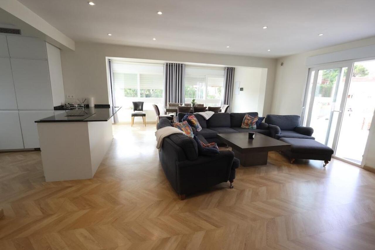 COR3069-2344: Villa for sale in Torrevieja