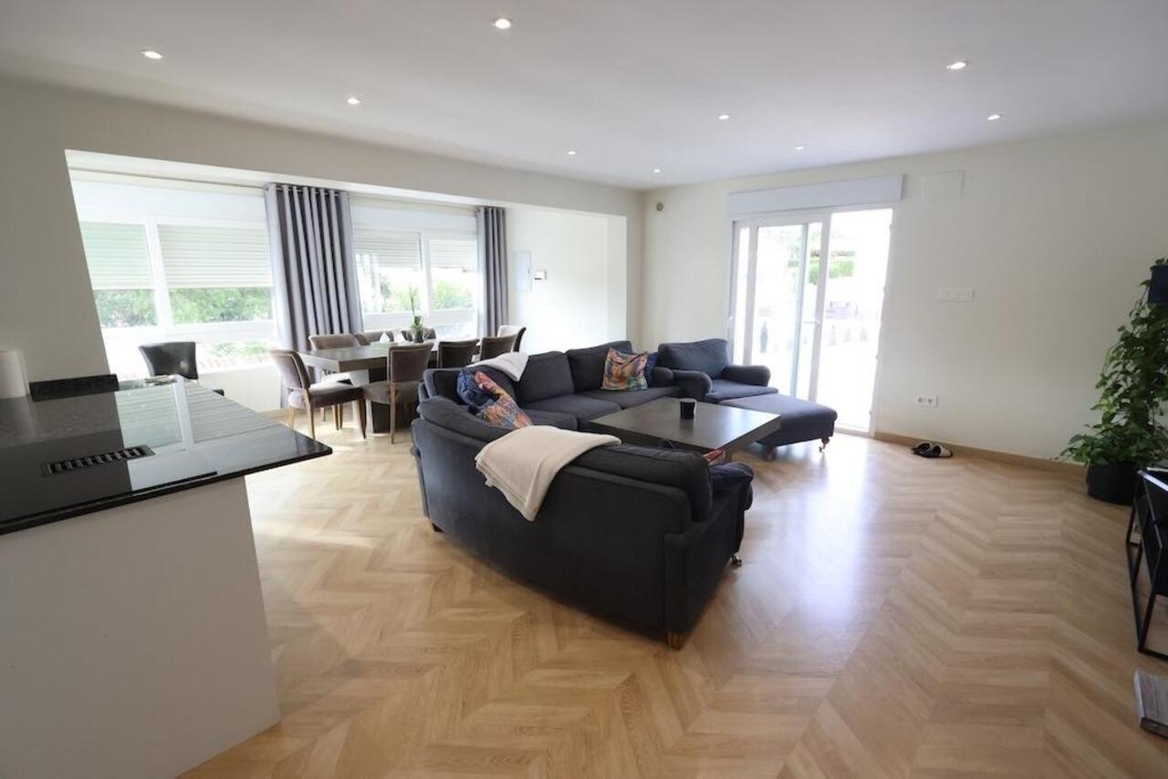 COR3069-2344: Villa for sale in Torrevieja