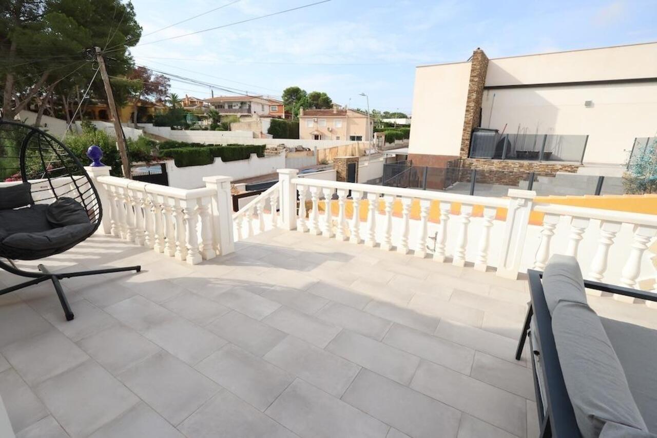 COR3069-2344: Villa for sale in Torrevieja
