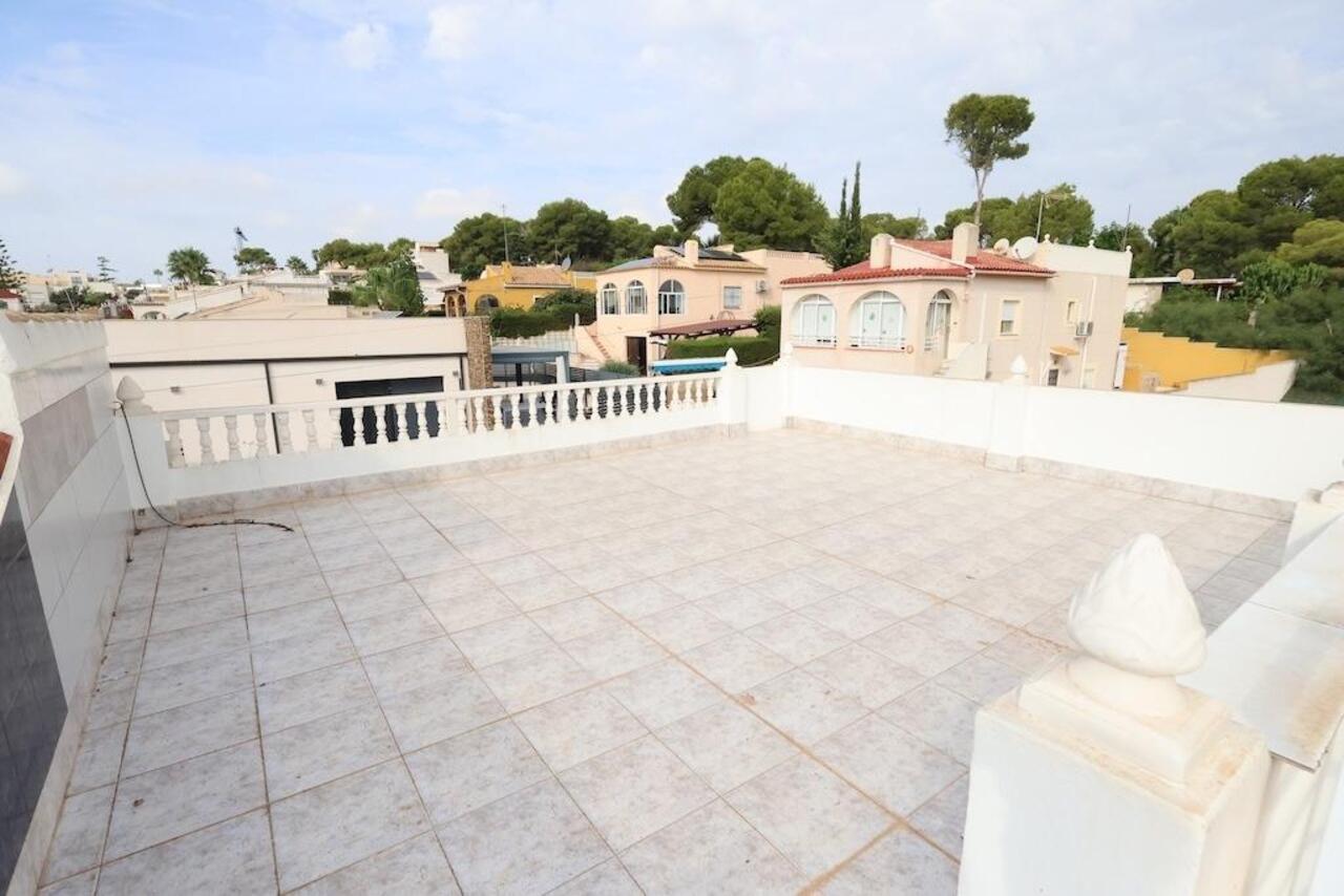 COR3069-2344: Villa for sale in Torrevieja