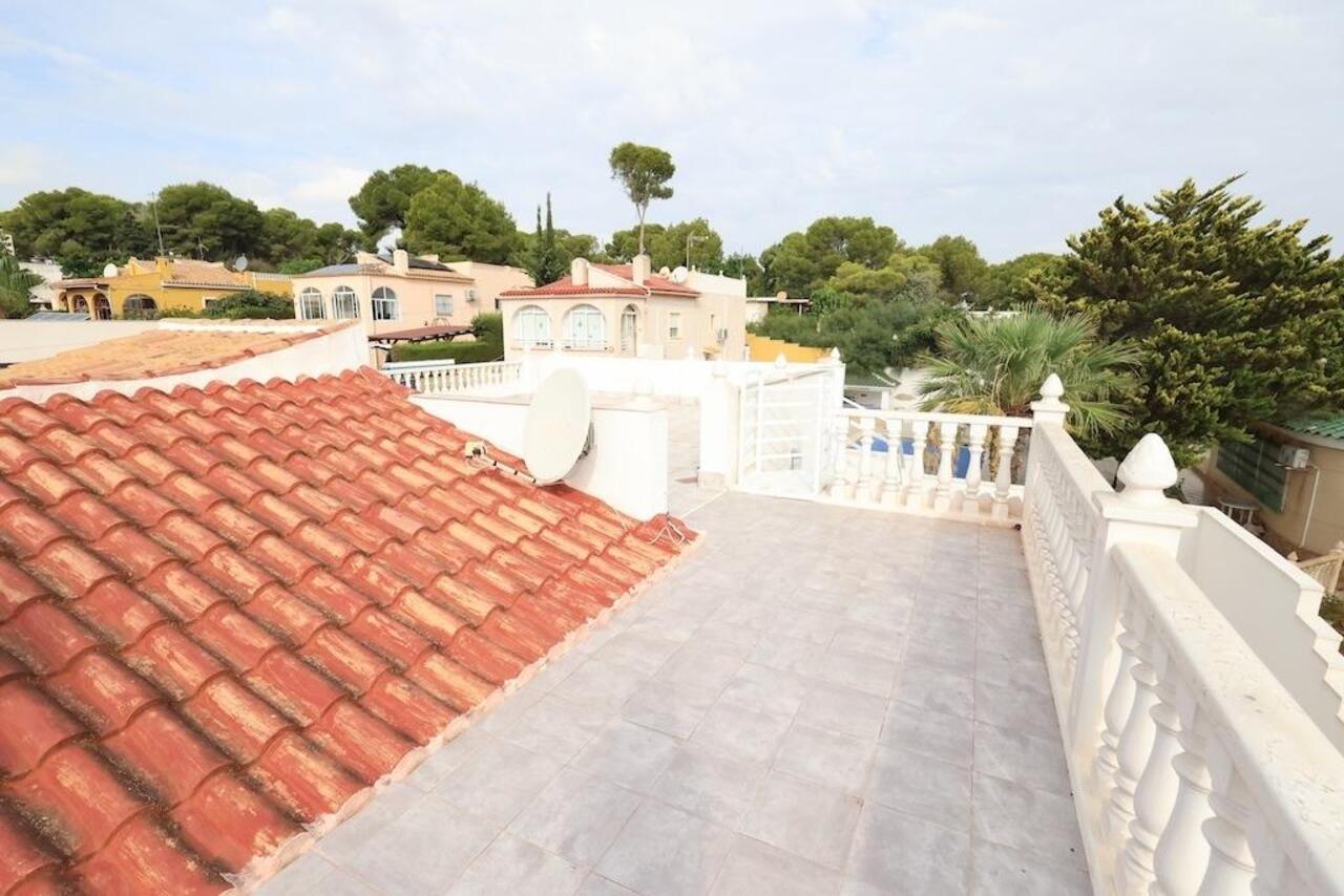 COR3069-2344: Villa for sale in Torrevieja