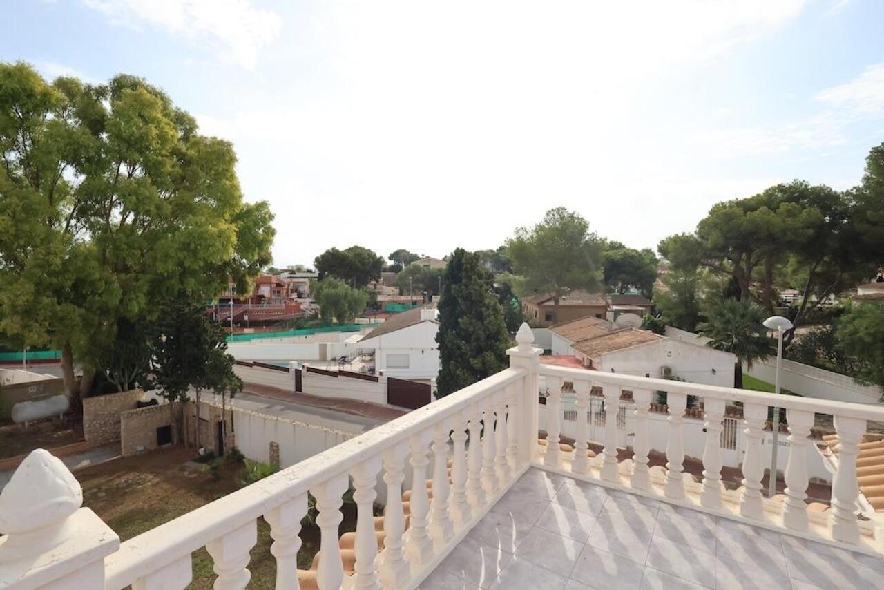 COR3069-2344: Villa for sale in Torrevieja