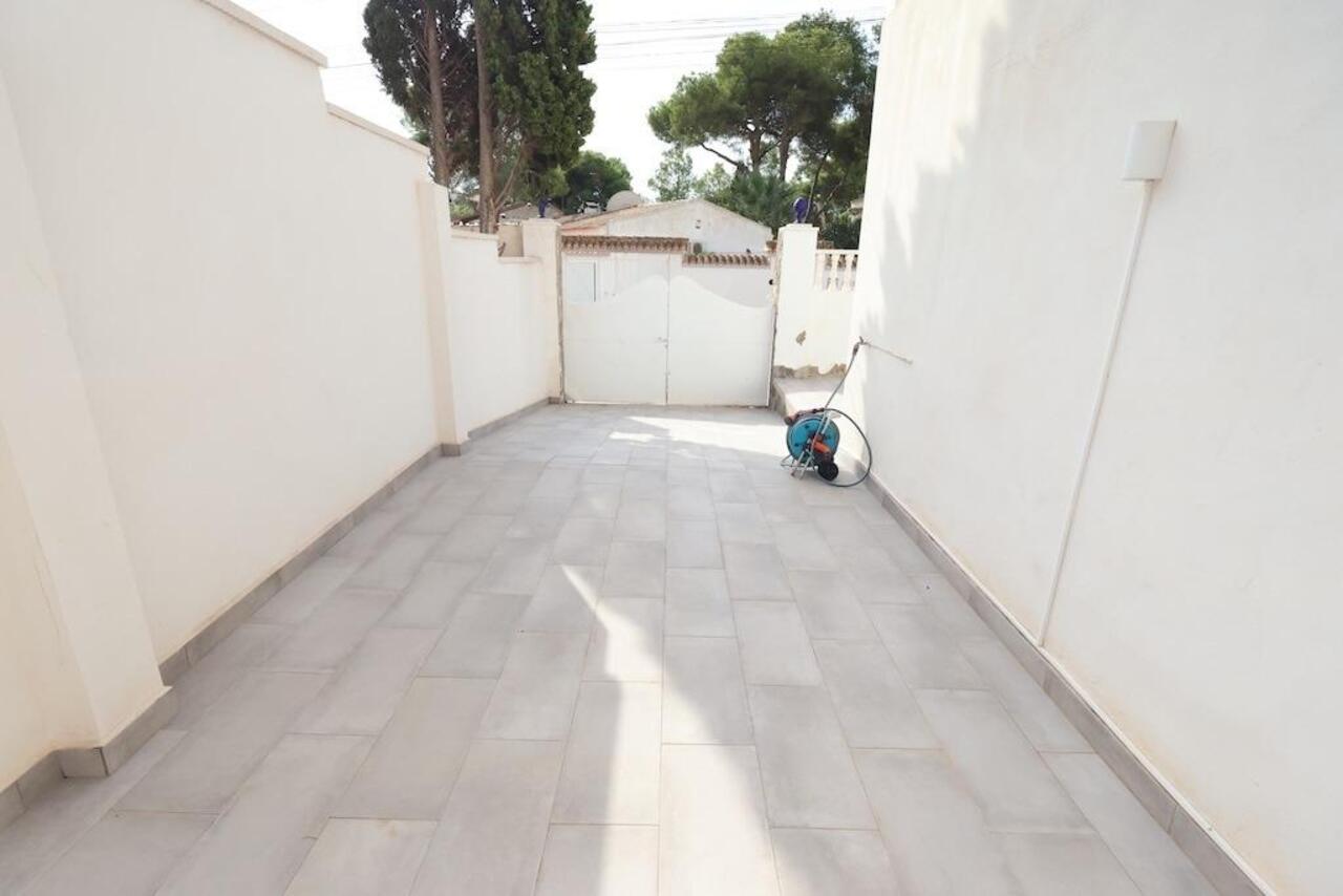COR3069-2344: Villa for sale in Torrevieja