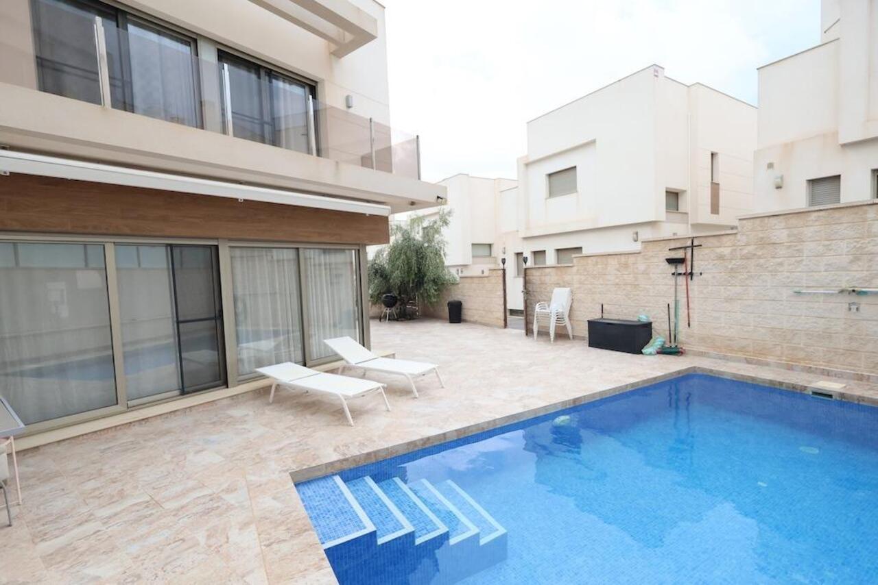 COR3071-2344: Villa for sale in Orihuela Costa