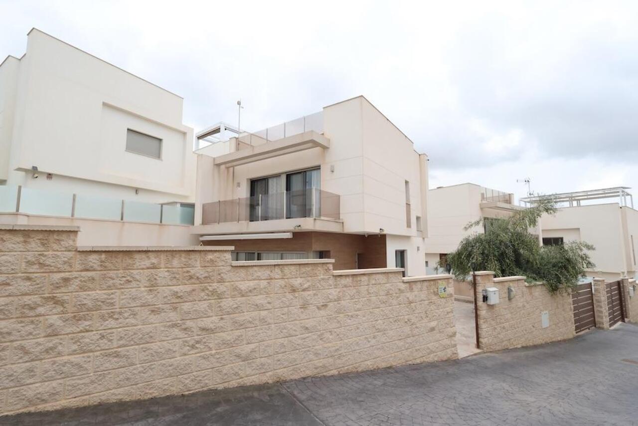 COR3071-2344: Villa for sale in Orihuela Costa