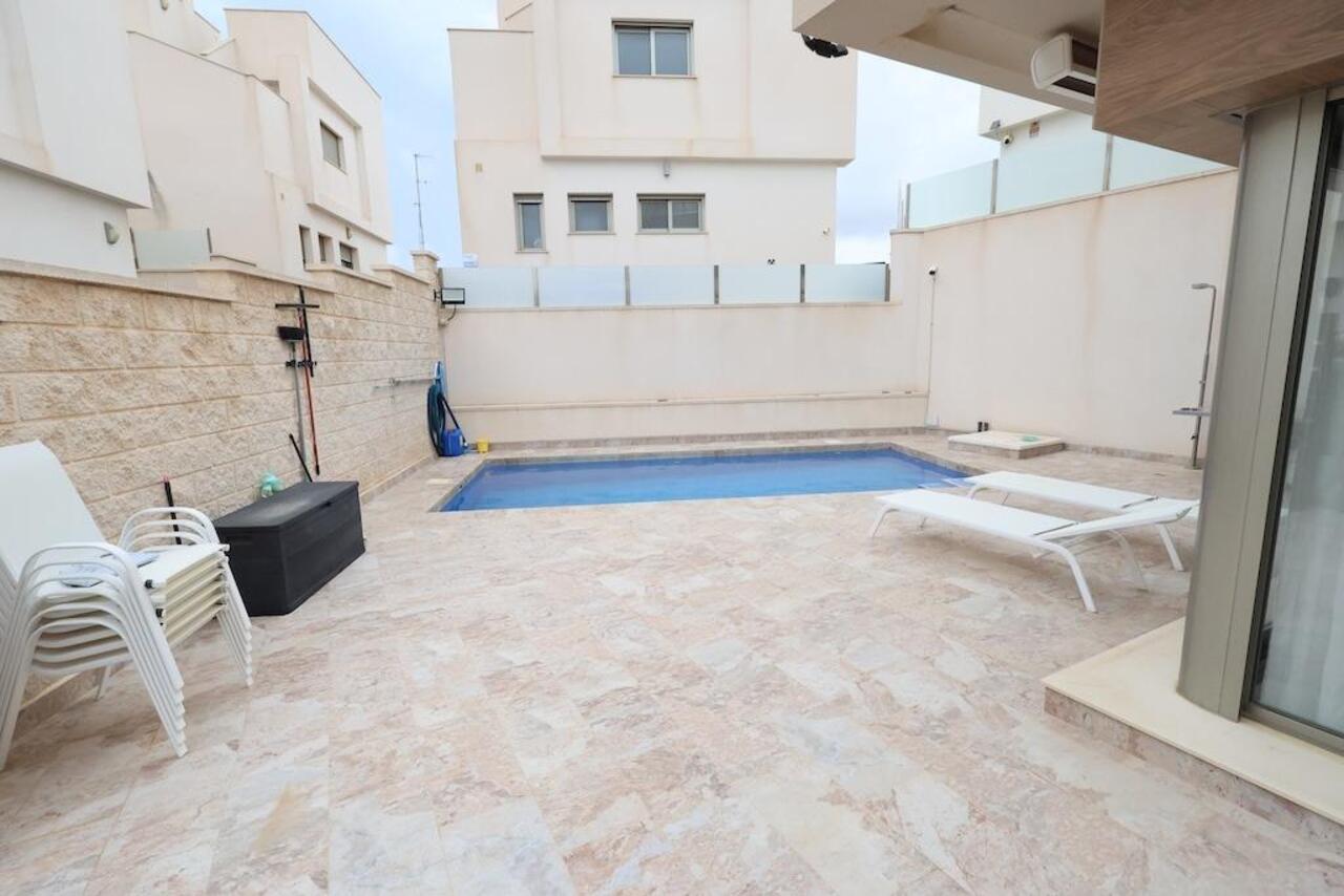 COR3071-2344: Villa for sale in Orihuela Costa