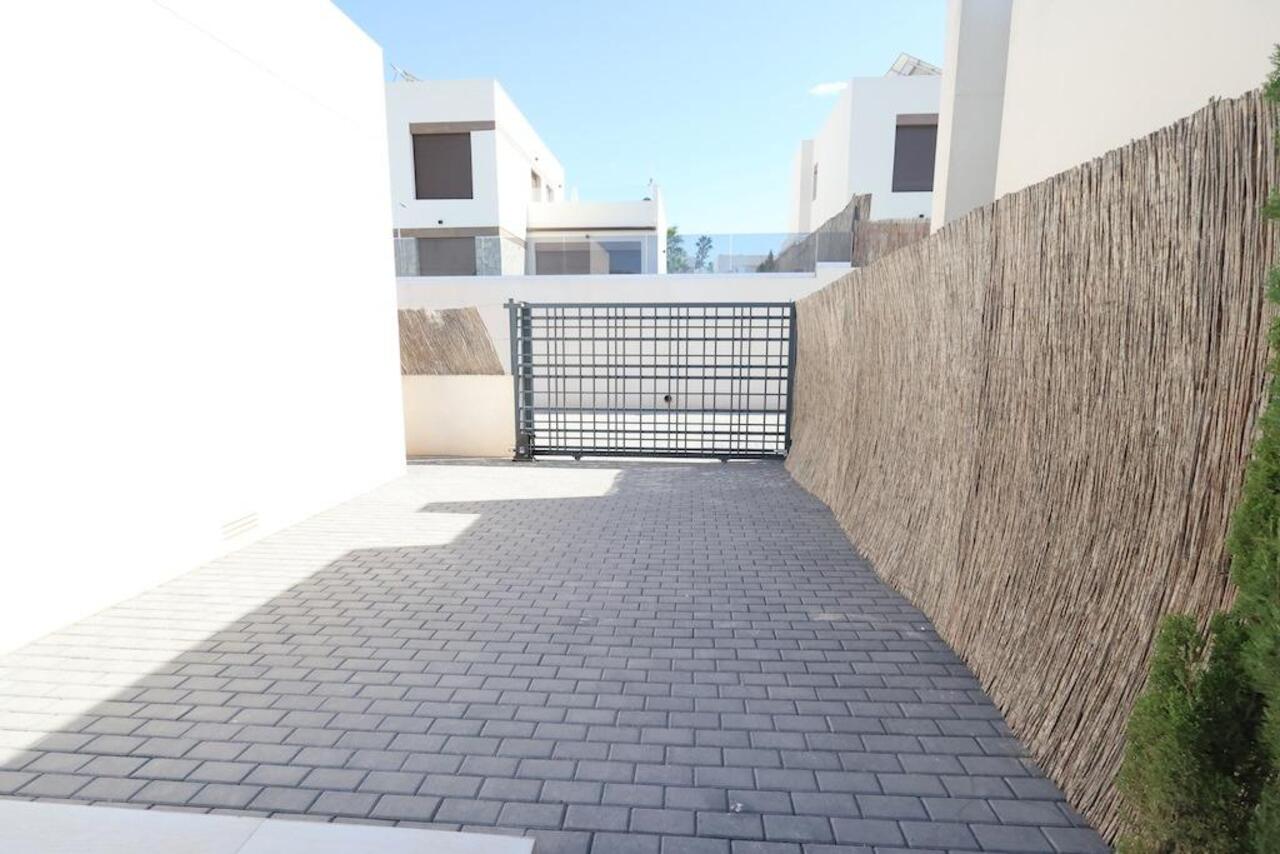 COR3072-2344: Villa for sale in Algorfa