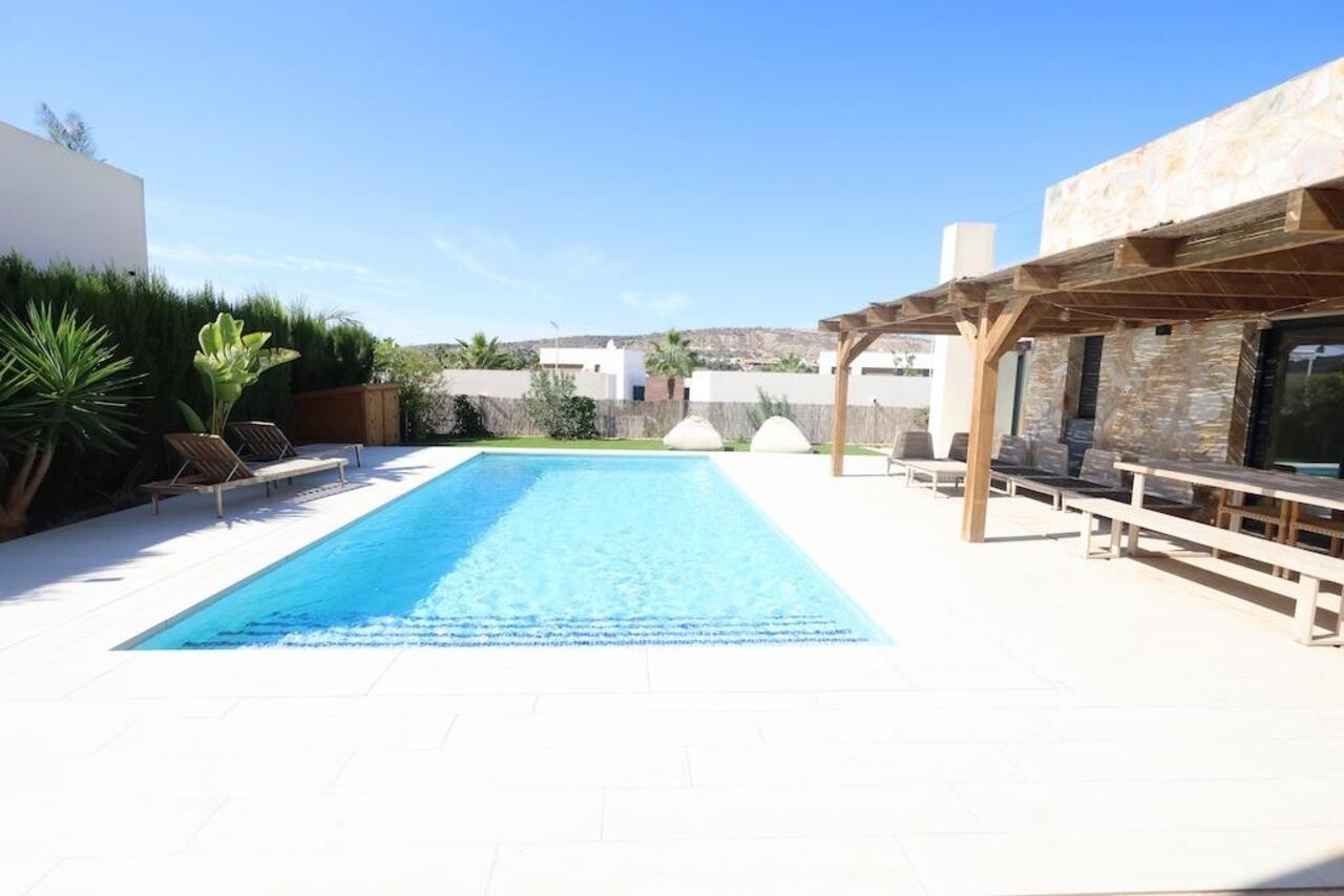 COR3072-2344: Villa for sale in Algorfa
