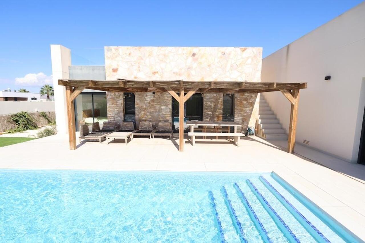 COR3072-2344: Villa for sale in Algorfa