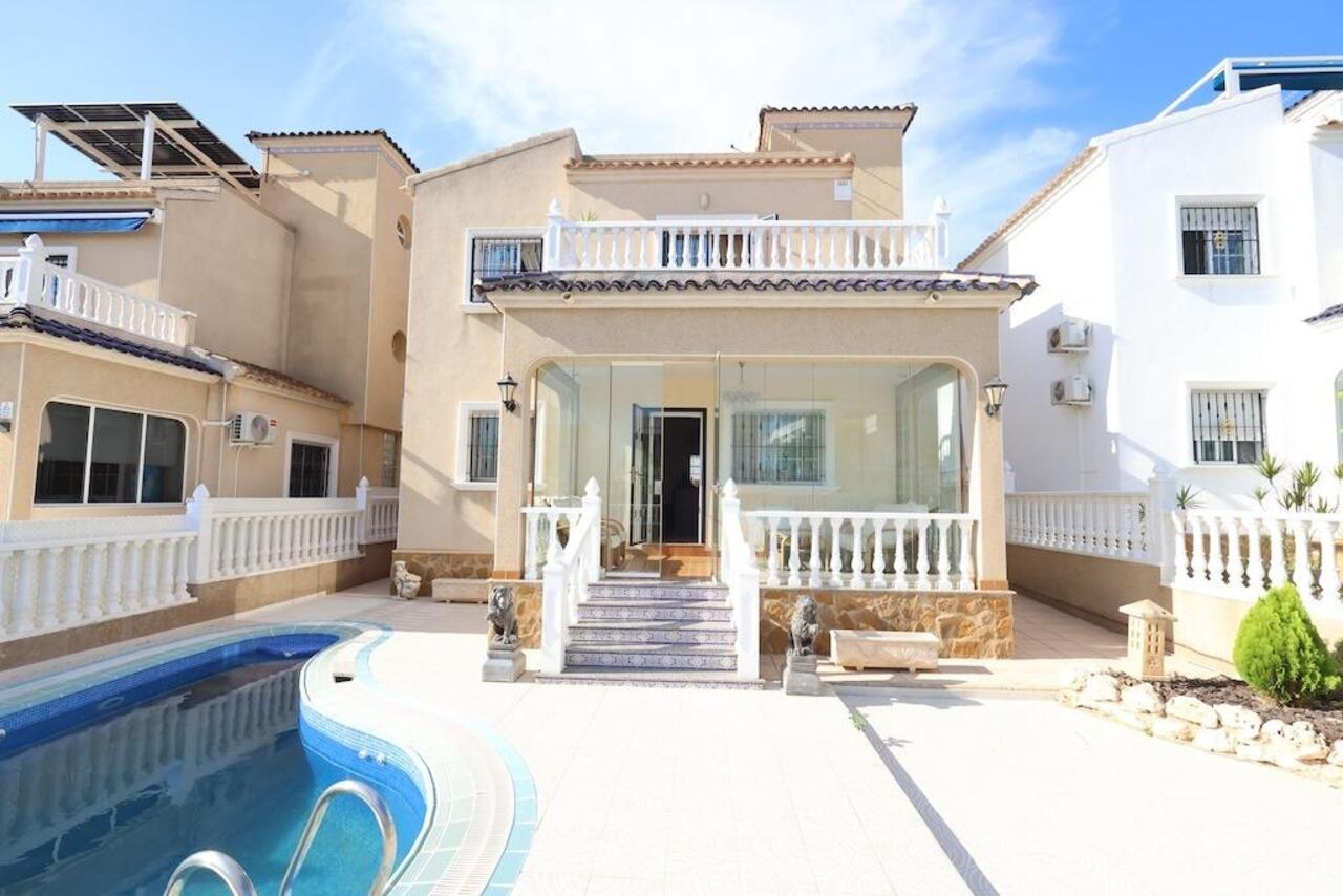 COR3073-2344: Villa for sale in Orihuela Costa