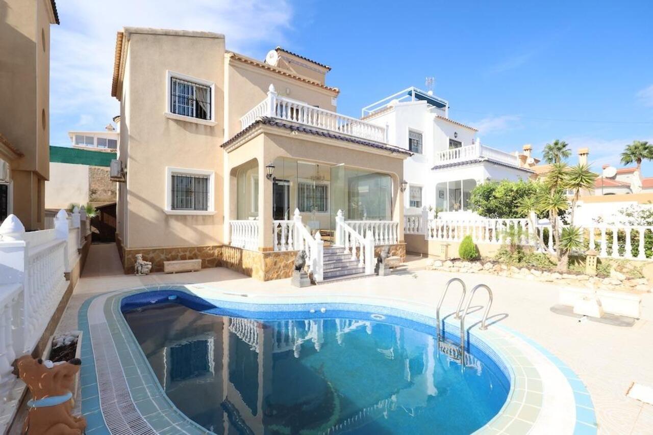 COR3073-2344: Villa for sale in Orihuela Costa